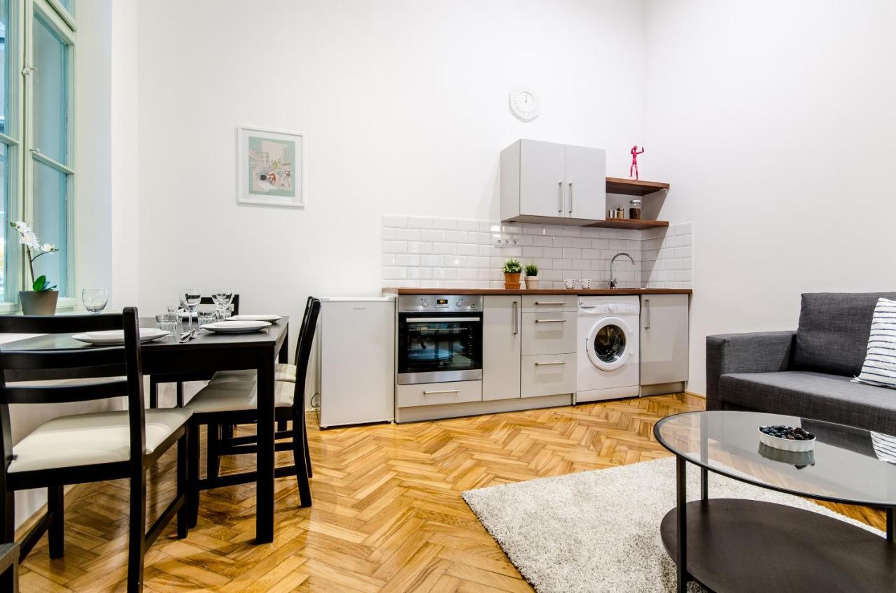 B63 2 Bedroom In Heart Of Apartman